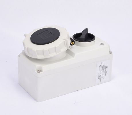 যান্ত্রিক ইন্টারলক সহ IP67 16A 3P IEC ইন্ডাস্ট্রিয়াল পাওয়ার সকেট